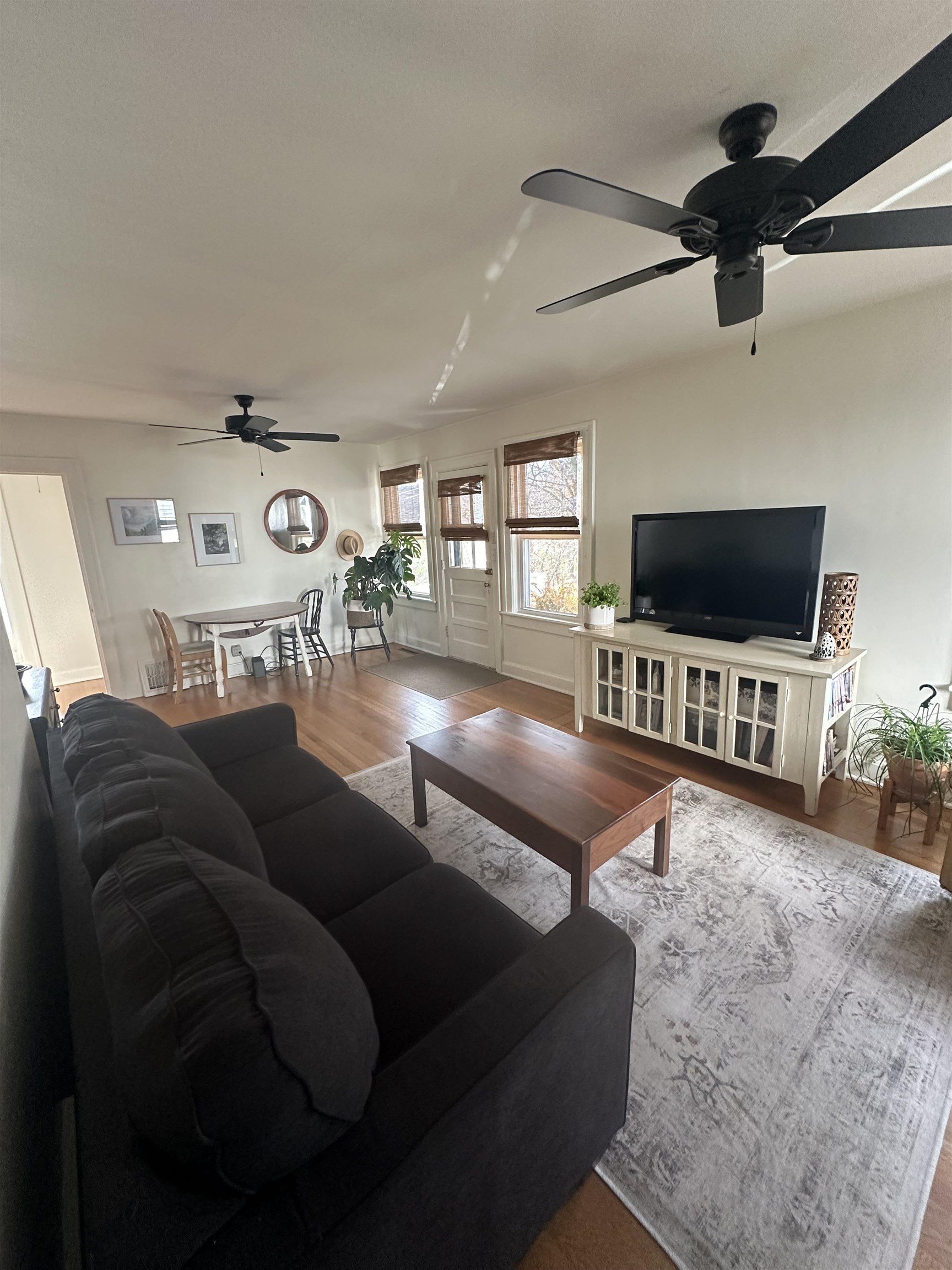 325 THOMPSON ST, STAUNTON, Virginia 24401, 3 Bedrooms Bedrooms, ,1 BathroomBathrooms,Residential,325 THOMPSON ST,665713 MLS # 665713