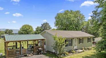 166 ELIZABETH LN, EDINBURG, Virginia 22824, 3 Bedrooms Bedrooms, ,1 BathroomBathrooms,Residential,166 ELIZABETH LN,665716 MLS # 665716