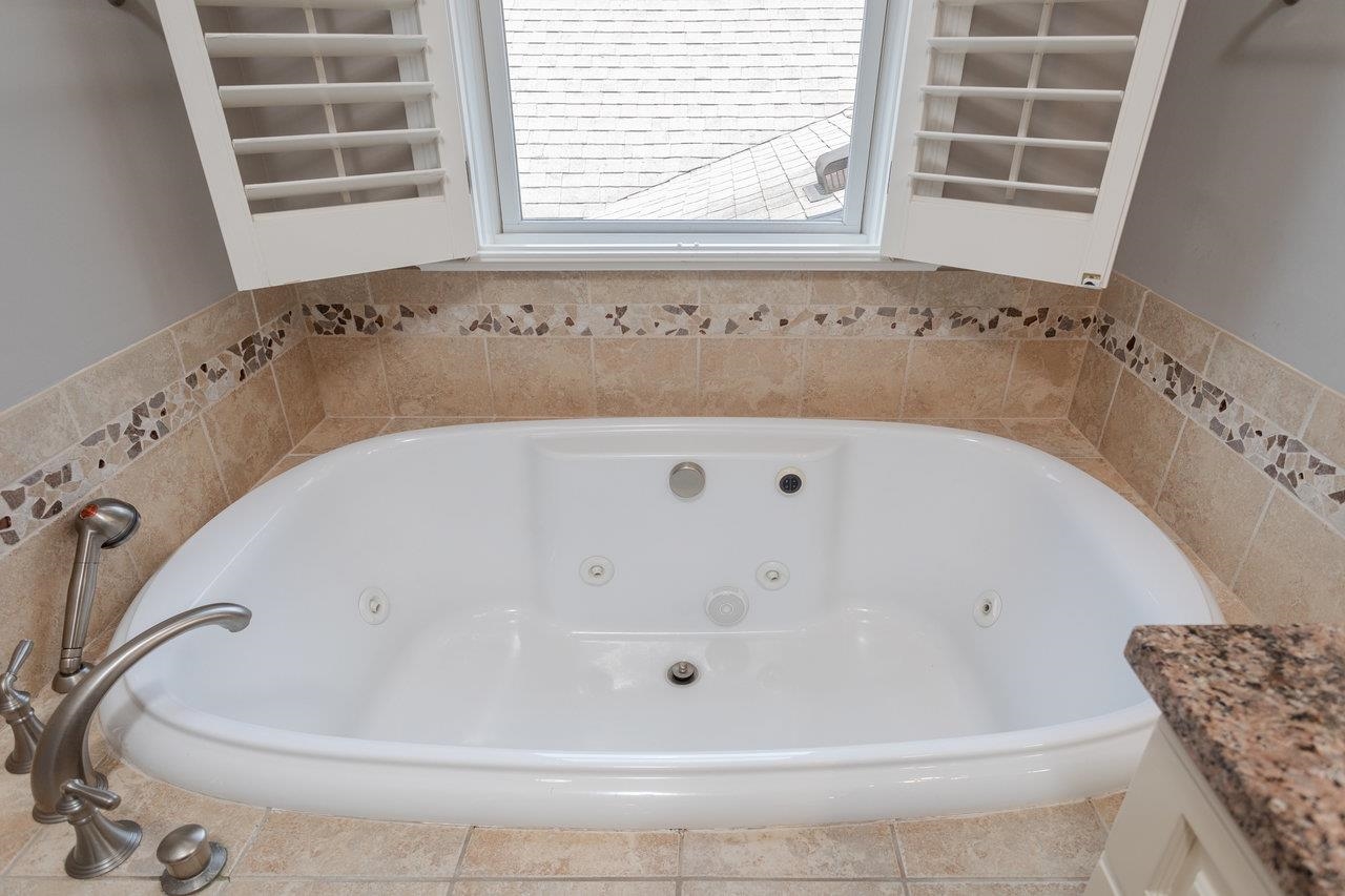 3277 PRESTON SHORE DR, ROCKINGHAM, Virginia 22801, 2 Bedrooms Bedrooms, ,3 BathroomsBathrooms,Residential,3277 PRESTON SHORE DR,665719 MLS # 665719