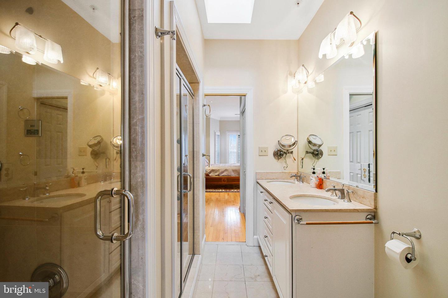 206 D ST SE, WASHINGTON, District Of Columbia 20003, 5 Bedrooms Bedrooms, ,4 BathroomsBathrooms,Residential,For sale,206 D ST SE,DCDC2153960 MLS # DCDC2153960