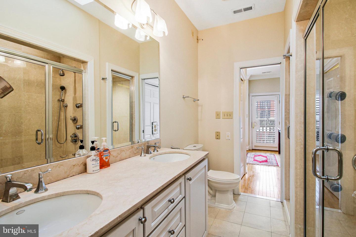 206 D ST SE, WASHINGTON, District Of Columbia 20003, 5 Bedrooms Bedrooms, ,4 BathroomsBathrooms,Residential,For sale,206 D ST SE,DCDC2153960 MLS # DCDC2153960
