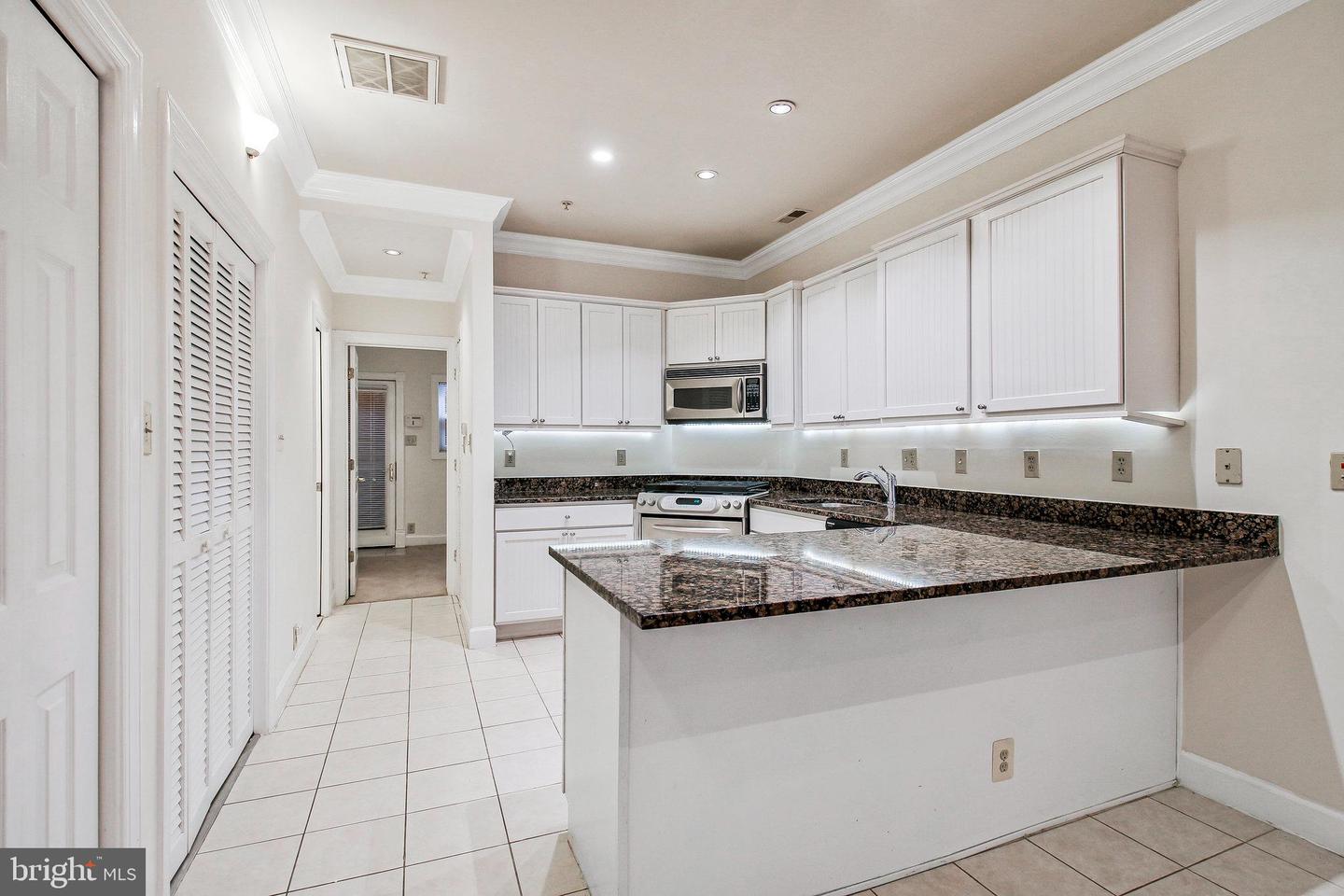206 D ST SE, WASHINGTON, District Of Columbia 20003, 5 Bedrooms Bedrooms, ,4 BathroomsBathrooms,Residential,For sale,206 D ST SE,DCDC2153960 MLS # DCDC2153960