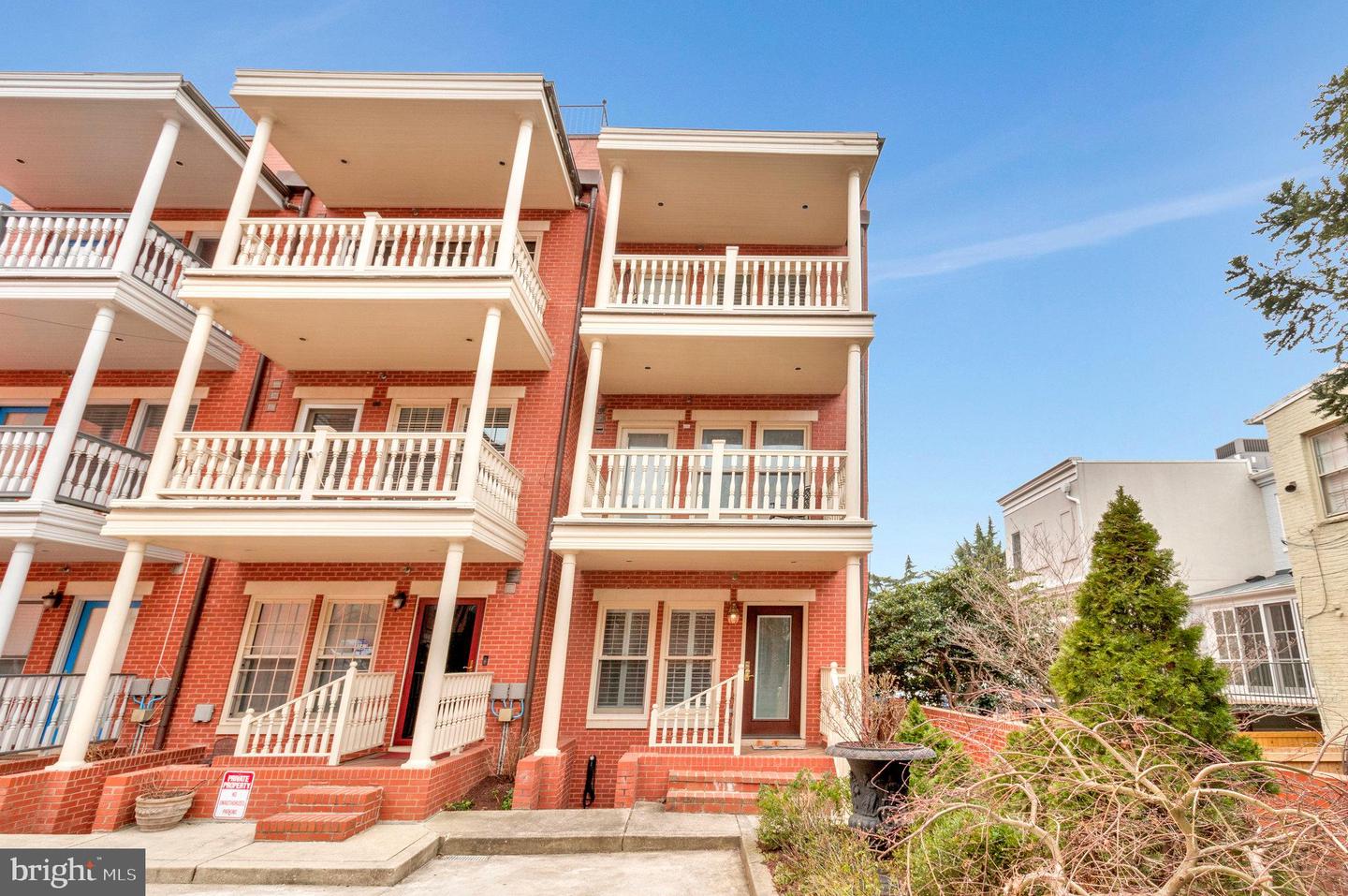 206 D ST SE, WASHINGTON, District Of Columbia 20003, 5 Bedrooms Bedrooms, ,4 BathroomsBathrooms,Residential,For sale,206 D ST SE,DCDC2153960 MLS # DCDC2153960