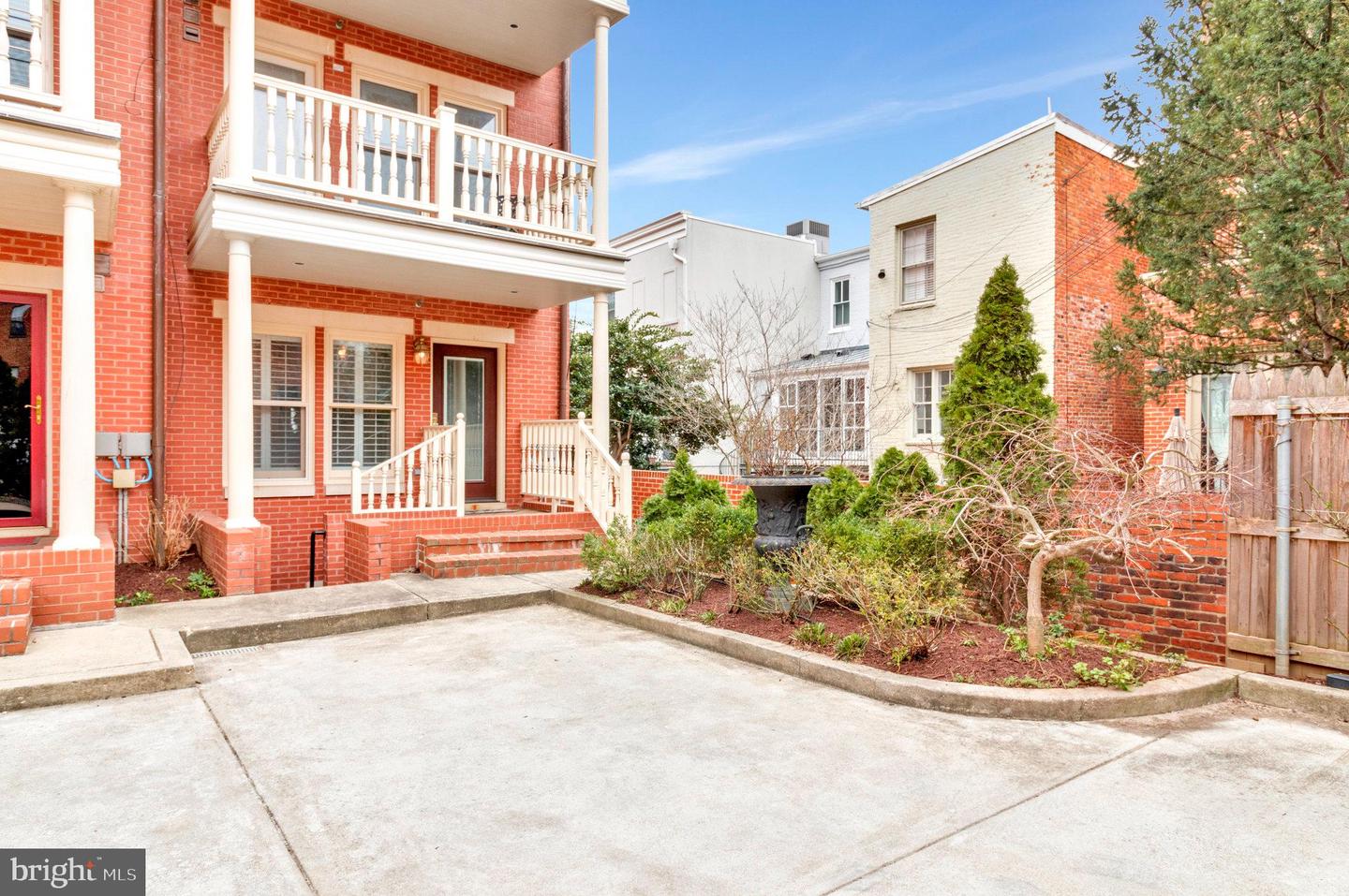 206 D ST SE, WASHINGTON, District Of Columbia 20003, 5 Bedrooms Bedrooms, ,4 BathroomsBathrooms,Residential,For sale,206 D ST SE,DCDC2153960 MLS # DCDC2153960