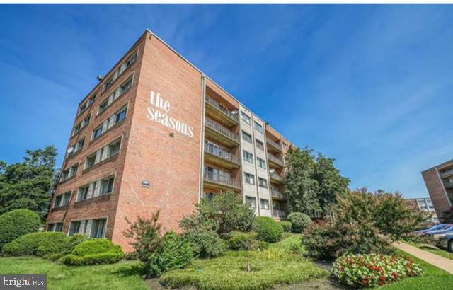 431 N ARMISTEAD ST #502, ALEXANDRIA, Virginia 22312, 2 Bedrooms Bedrooms, ,1 BathroomBathrooms,Residential,For sale,431 N ARMISTEAD ST #502,VAAX2039540 MLS # VAAX2039540