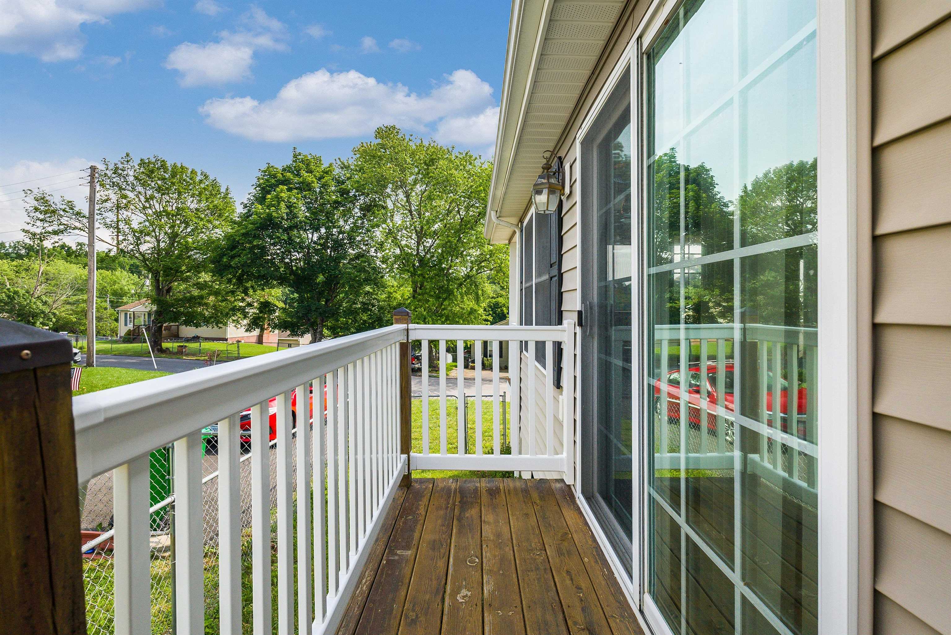 725 MINEOLA ST, STAUNTON, Virginia 24401, 3 Bedrooms Bedrooms, ,2 BathroomsBathrooms,Residential,725 MINEOLA ST,665725 MLS # 665725