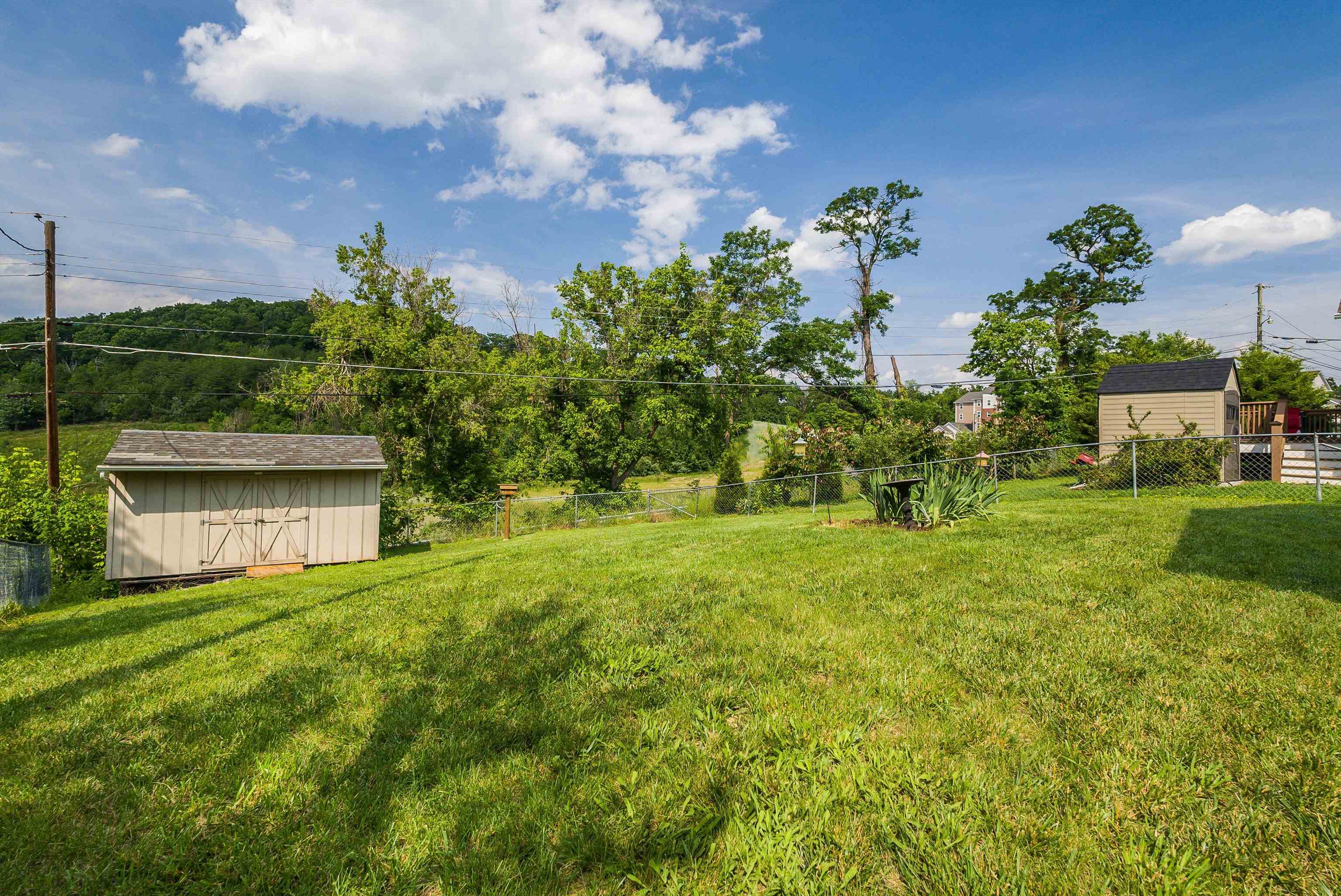 725 MINEOLA ST, STAUNTON, Virginia 24401, 3 Bedrooms Bedrooms, ,2 BathroomsBathrooms,Residential,725 MINEOLA ST,665725 MLS # 665725