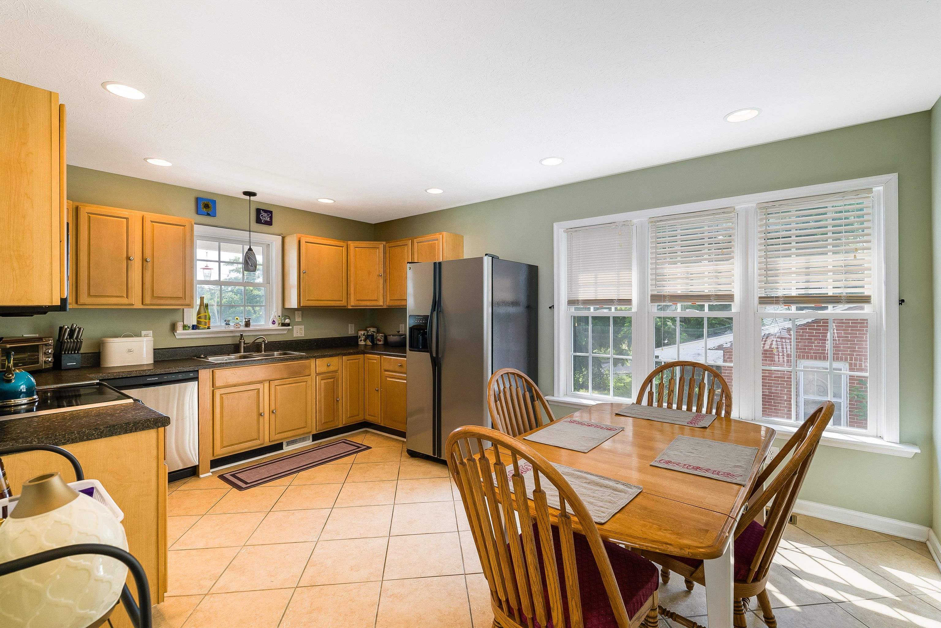 725 MINEOLA ST, STAUNTON, Virginia 24401, 3 Bedrooms Bedrooms, ,2 BathroomsBathrooms,Residential,725 MINEOLA ST,665725 MLS # 665725