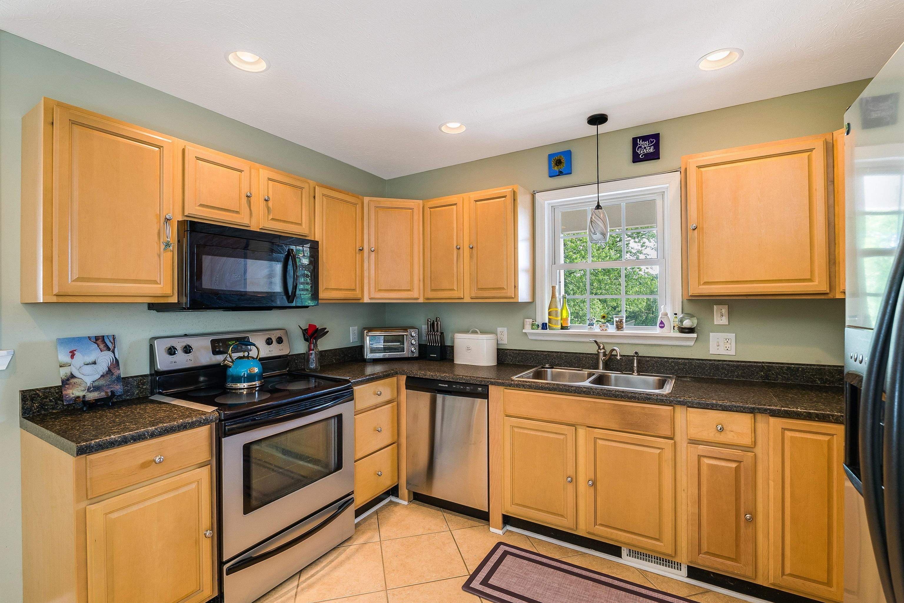 725 MINEOLA ST, STAUNTON, Virginia 24401, 3 Bedrooms Bedrooms, ,2 BathroomsBathrooms,Residential,725 MINEOLA ST,665725 MLS # 665725