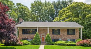100 S POPE ST, BRIDGEWATER, Virginia 22812, 4 Bedrooms Bedrooms, ,2 BathroomsBathrooms,Residential,100 S POPE ST,665729 MLS # 665729
