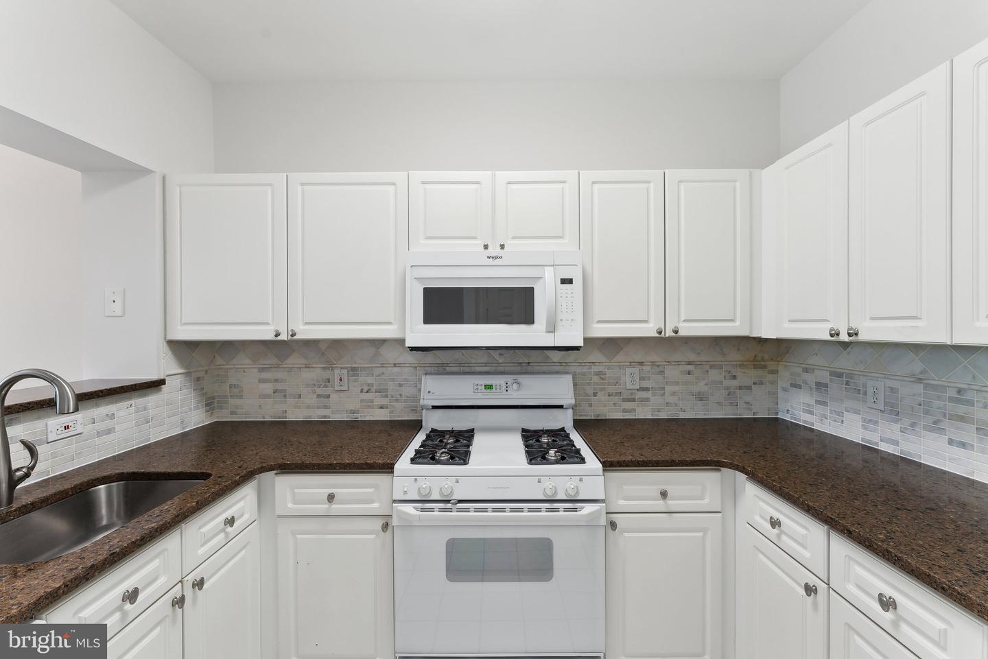 2103 HIGHCOURT LN #303, HERNDON, Virginia 20170, 2 Bedrooms Bedrooms, ,2 BathroomsBathrooms,Residential,For sale,2103 HIGHCOURT LN #303,VAFX2224198 MLS # VAFX2224198