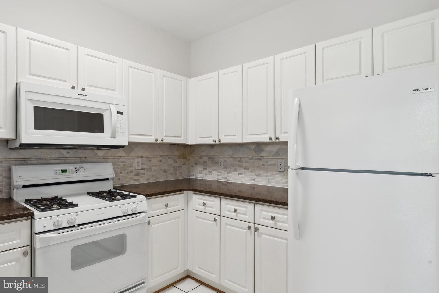 2103 HIGHCOURT LN #303, HERNDON, Virginia 20170, 2 Bedrooms Bedrooms, ,2 BathroomsBathrooms,Residential,For sale,2103 HIGHCOURT LN #303,VAFX2224198 MLS # VAFX2224198