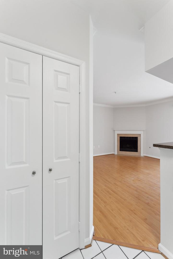 2103 HIGHCOURT LN #303, HERNDON, Virginia 20170, 2 Bedrooms Bedrooms, ,2 BathroomsBathrooms,Residential,For sale,2103 HIGHCOURT LN #303,VAFX2224198 MLS # VAFX2224198