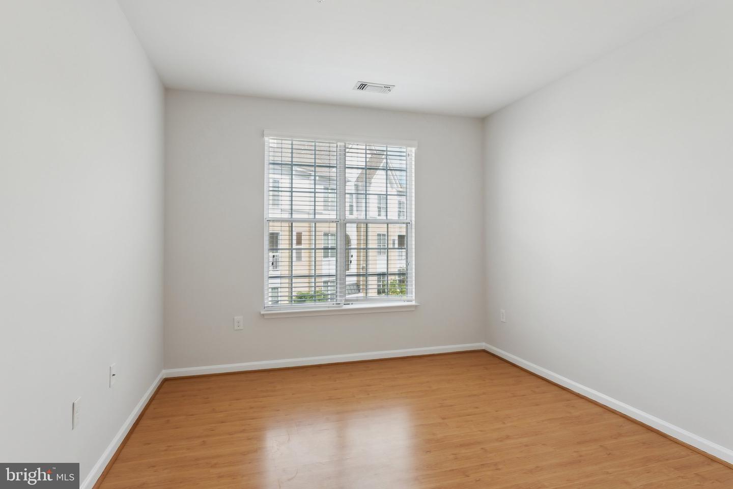 2103 HIGHCOURT LN #303, HERNDON, Virginia 20170, 2 Bedrooms Bedrooms, ,2 BathroomsBathrooms,Residential,For sale,2103 HIGHCOURT LN #303,VAFX2224198 MLS # VAFX2224198