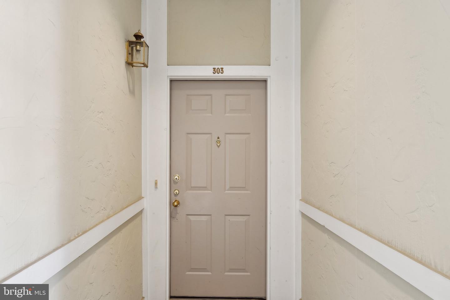2103 HIGHCOURT LN #303, HERNDON, Virginia 20170, 2 Bedrooms Bedrooms, ,2 BathroomsBathrooms,Residential,For sale,2103 HIGHCOURT LN #303,VAFX2224198 MLS # VAFX2224198