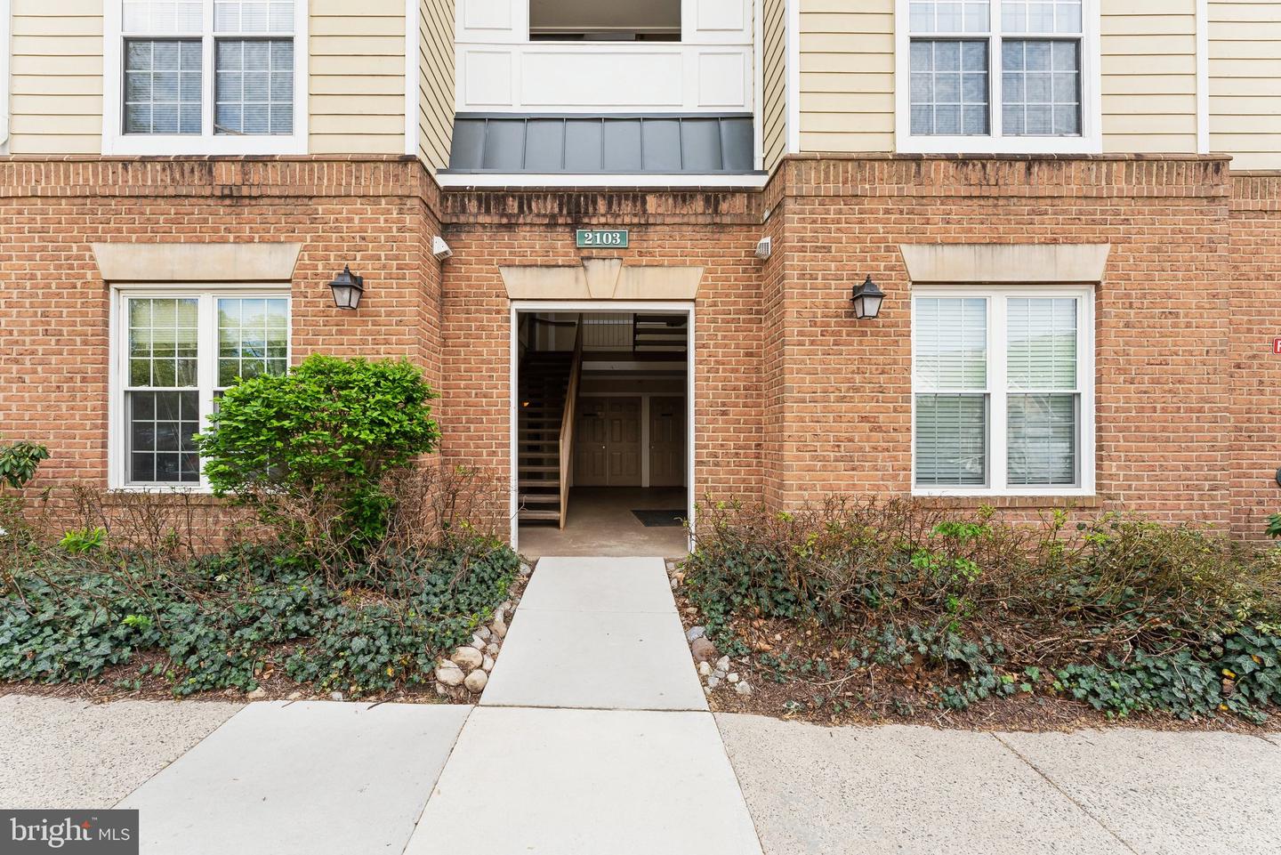 2103 HIGHCOURT LN #303, HERNDON, Virginia 20170, 2 Bedrooms Bedrooms, ,2 BathroomsBathrooms,Residential,For sale,2103 HIGHCOURT LN #303,VAFX2224198 MLS # VAFX2224198