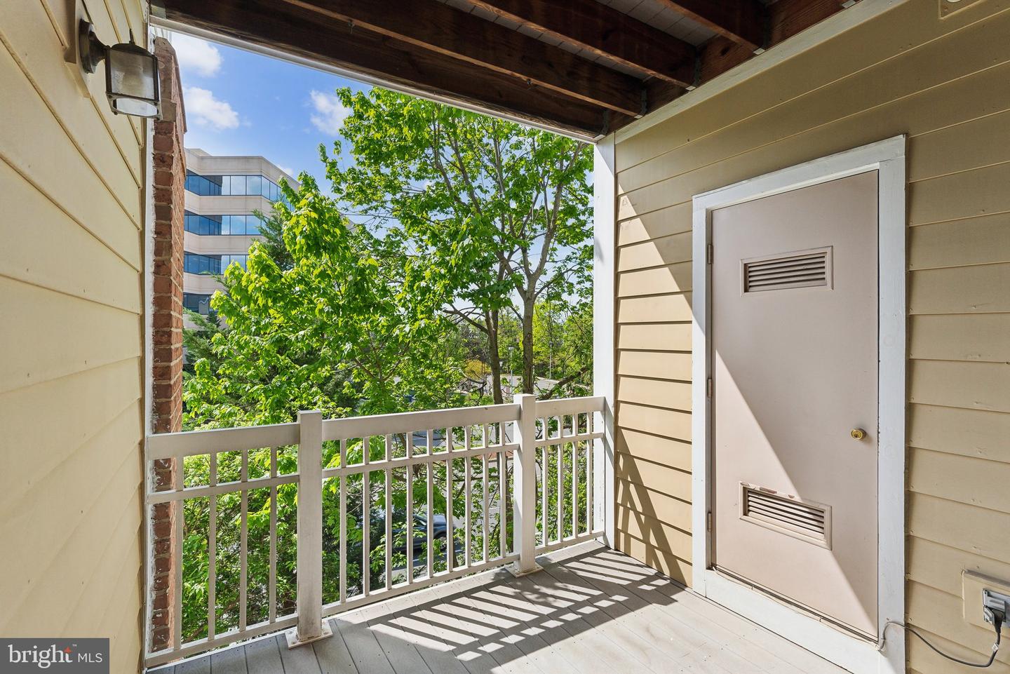 2103 HIGHCOURT LN #303, HERNDON, Virginia 20170, 2 Bedrooms Bedrooms, ,2 BathroomsBathrooms,Residential,For sale,2103 HIGHCOURT LN #303,VAFX2224198 MLS # VAFX2224198