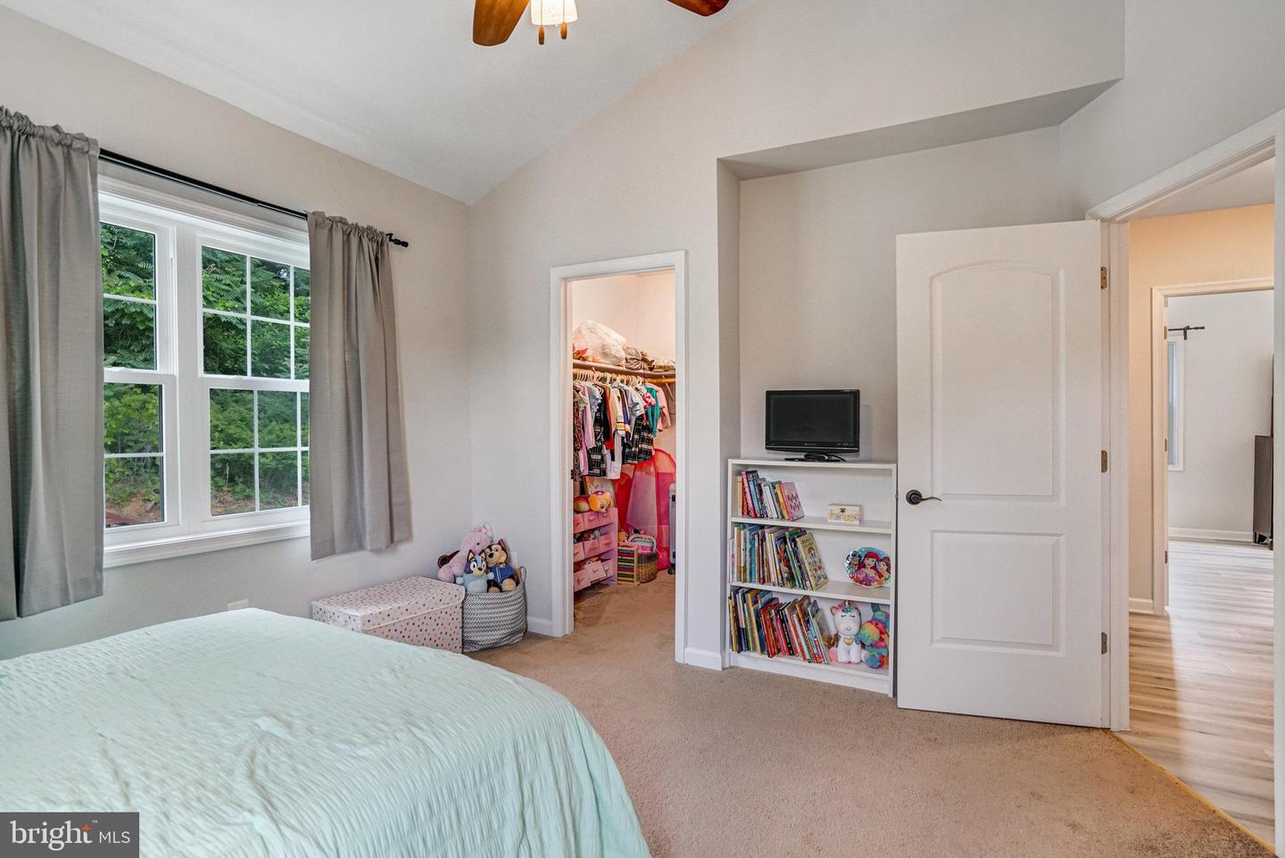 6022 RIXEY DR, ALEXANDRIA, Virginia 22303, 4 Bedrooms Bedrooms, ,3 BathroomsBathrooms,Residential,For sale,6022 RIXEY DR,VAFX2233438 MLS # VAFX2233438