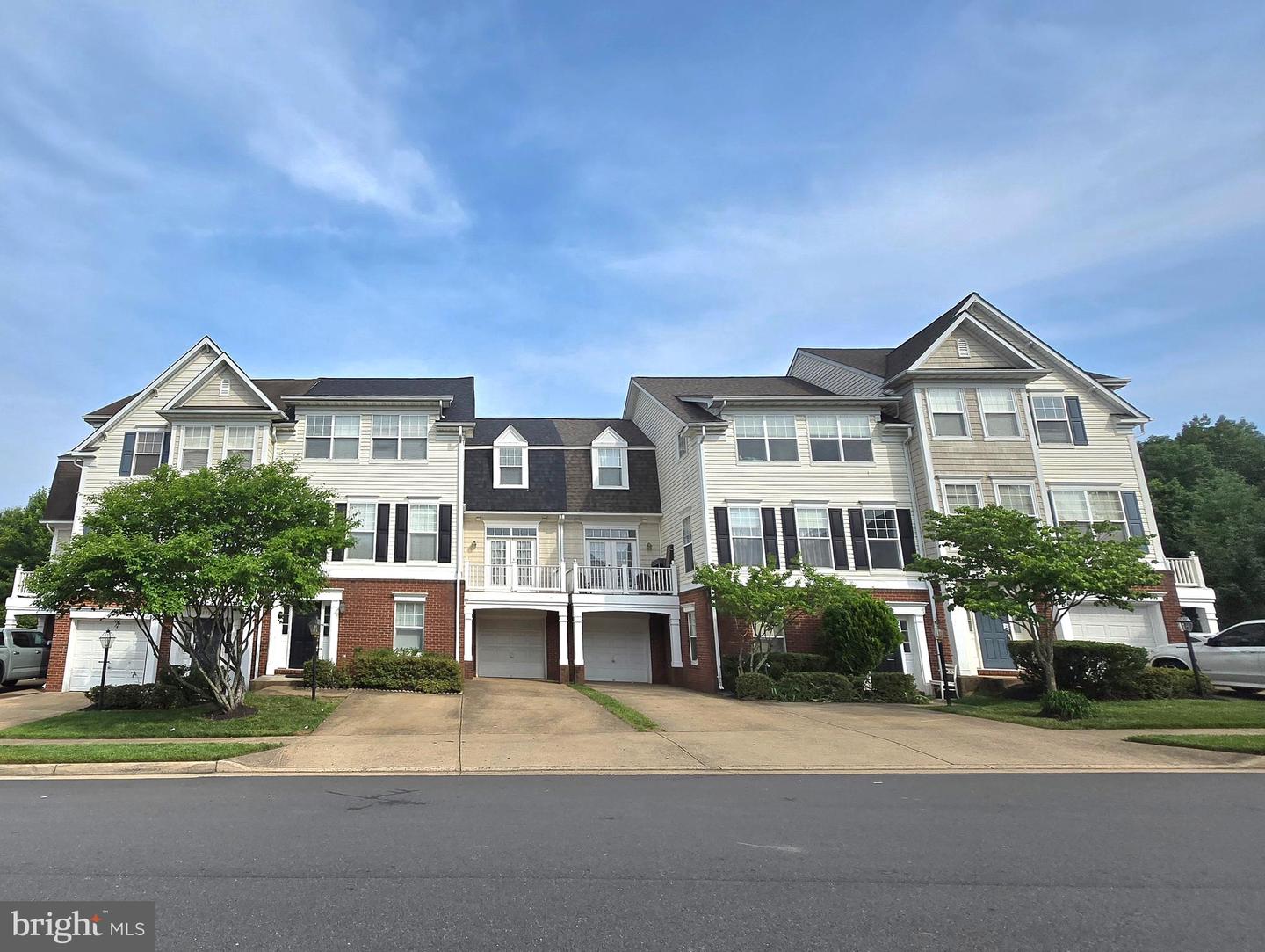8287 GLADE BANK DR, MANASSAS, Virginia 20111, 4 Bedrooms Bedrooms, ,3 BathroomsBathrooms,Residential,For sale,8287 GLADE BANK DR,VAPW2093182 MLS # VAPW2093182