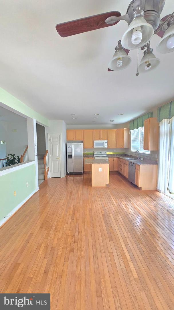 8287 GLADE BANK DR, MANASSAS, Virginia 20111, 4 Bedrooms Bedrooms, ,3 BathroomsBathrooms,Residential,For sale,8287 GLADE BANK DR,VAPW2093182 MLS # VAPW2093182