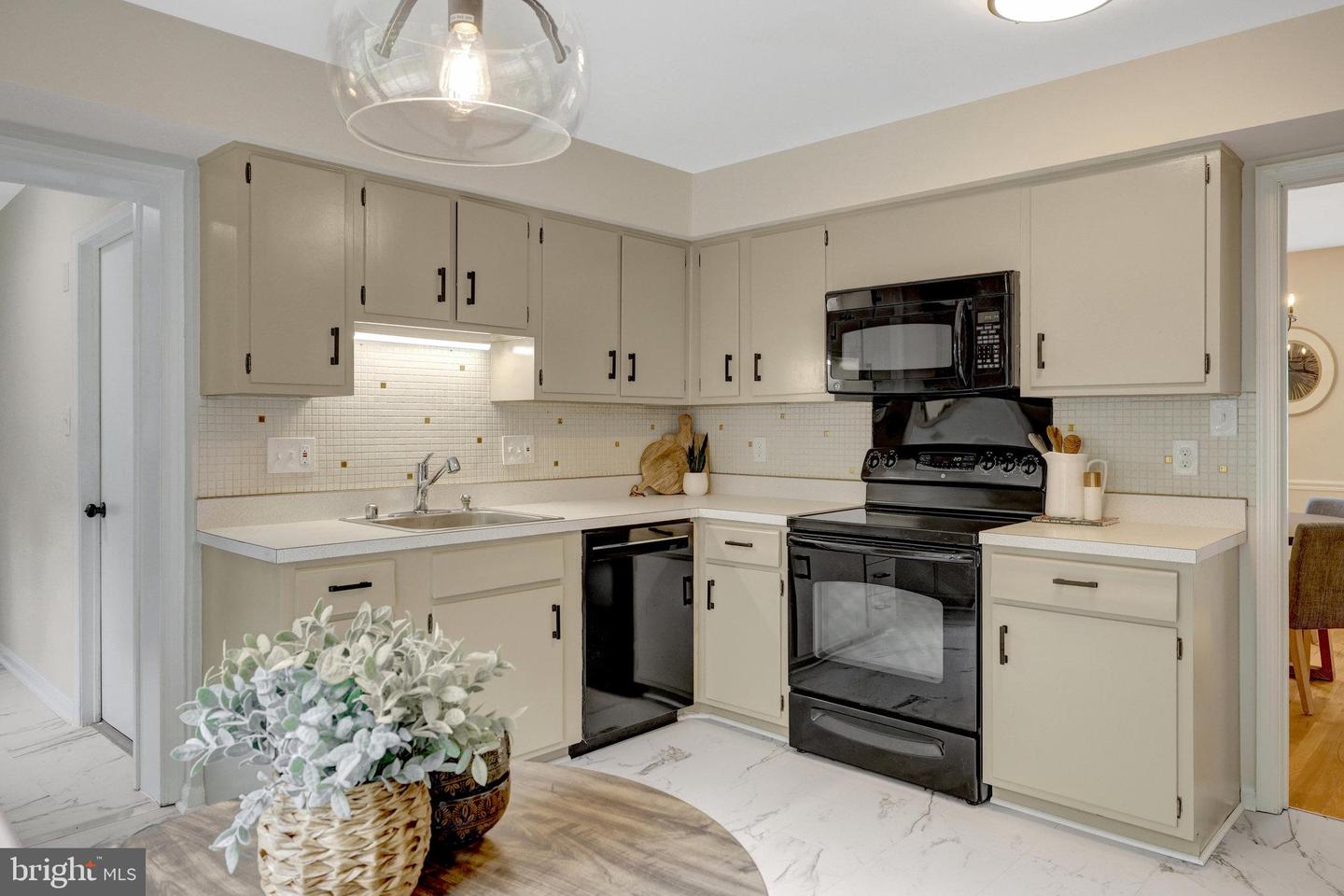 3731 ACOSTA RD, FAIRFAX, Virginia 22031, 5 Bedrooms Bedrooms, ,3 BathroomsBathrooms,Residential,For sale,3731 ACOSTA RD,VAFX2238808 MLS # VAFX2238808