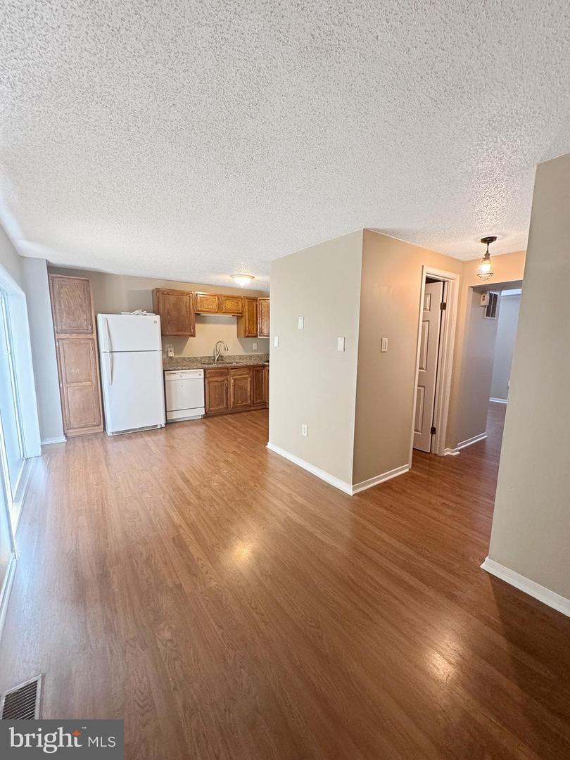 7 E HART ST, WINCHESTER, Virginia 22601, 2 Bedrooms Bedrooms, ,2 BathroomsBathrooms,Residential,For sale,7 E HART ST,VAWI2007676 MLS # VAWI2007676
