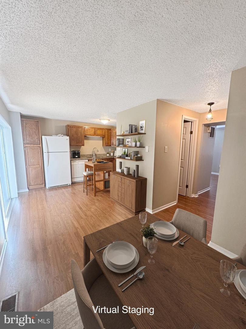 7 E HART ST, WINCHESTER, Virginia 22601, 2 Bedrooms Bedrooms, ,2 BathroomsBathrooms,Residential,For sale,7 E HART ST,VAWI2007676 MLS # VAWI2007676