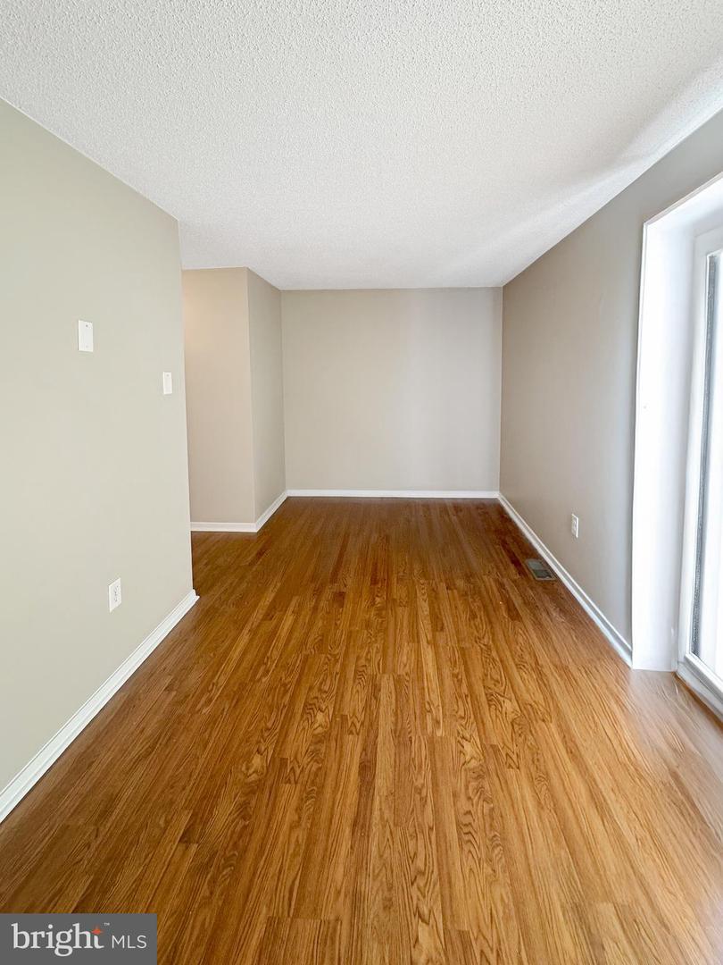 7 E HART ST, WINCHESTER, Virginia 22601, 2 Bedrooms Bedrooms, ,2 BathroomsBathrooms,Residential,For sale,7 E HART ST,VAWI2007676 MLS # VAWI2007676