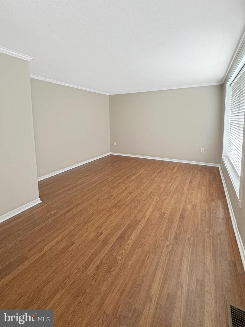 7 E HART ST, WINCHESTER, Virginia 22601, 2 Bedrooms Bedrooms, ,2 BathroomsBathrooms,Residential,For sale,7 E HART ST,VAWI2007676 MLS # VAWI2007676