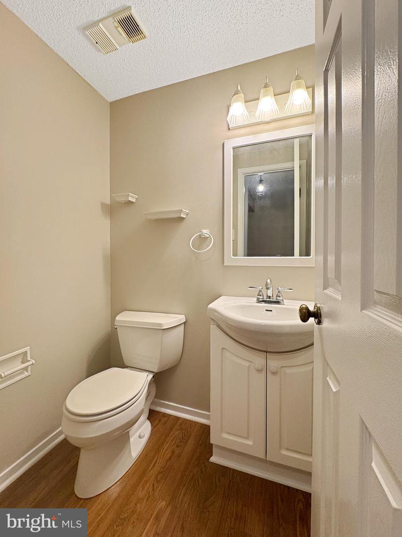 7 E HART ST, WINCHESTER, Virginia 22601, 2 Bedrooms Bedrooms, ,2 BathroomsBathrooms,Residential,For sale,7 E HART ST,VAWI2007676 MLS # VAWI2007676