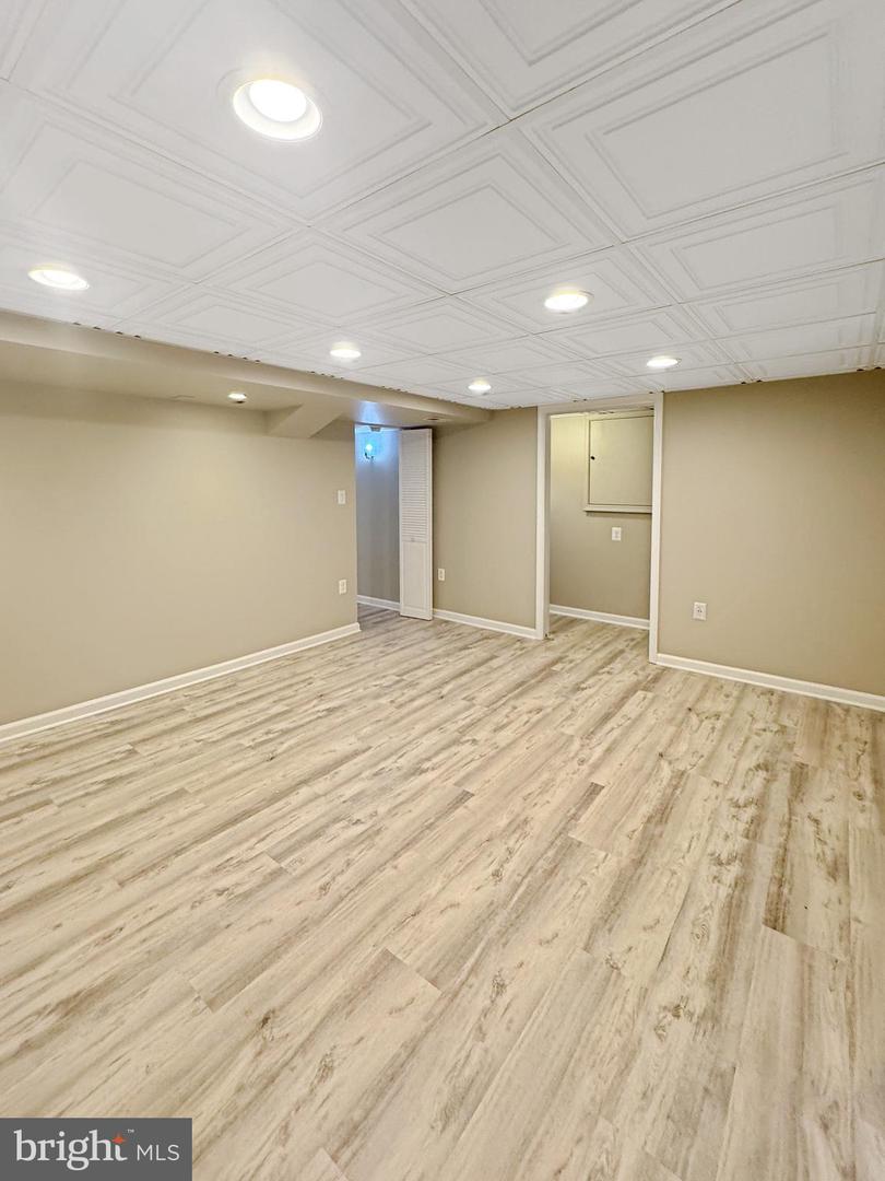 7 E HART ST, WINCHESTER, Virginia 22601, 2 Bedrooms Bedrooms, ,2 BathroomsBathrooms,Residential,For sale,7 E HART ST,VAWI2007676 MLS # VAWI2007676