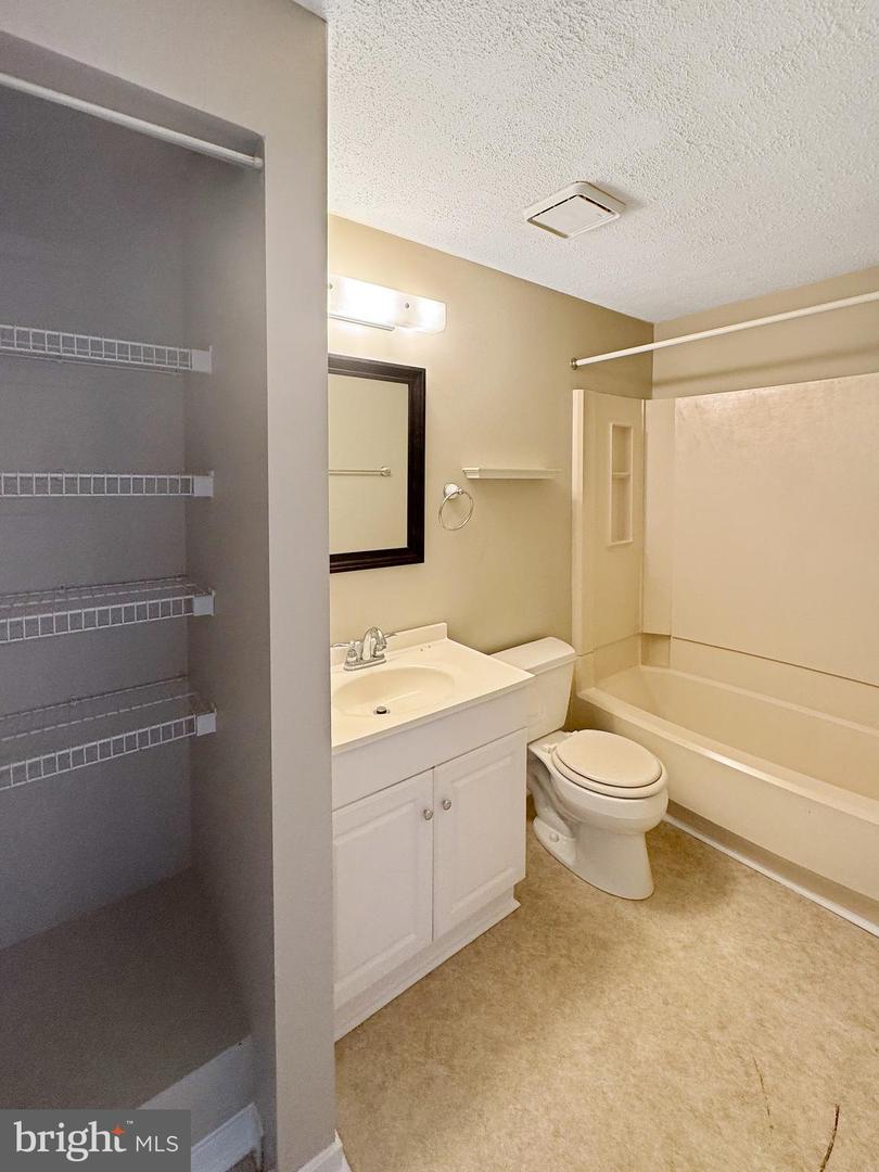 7 E HART ST, WINCHESTER, Virginia 22601, 2 Bedrooms Bedrooms, ,2 BathroomsBathrooms,Residential,For sale,7 E HART ST,VAWI2007676 MLS # VAWI2007676