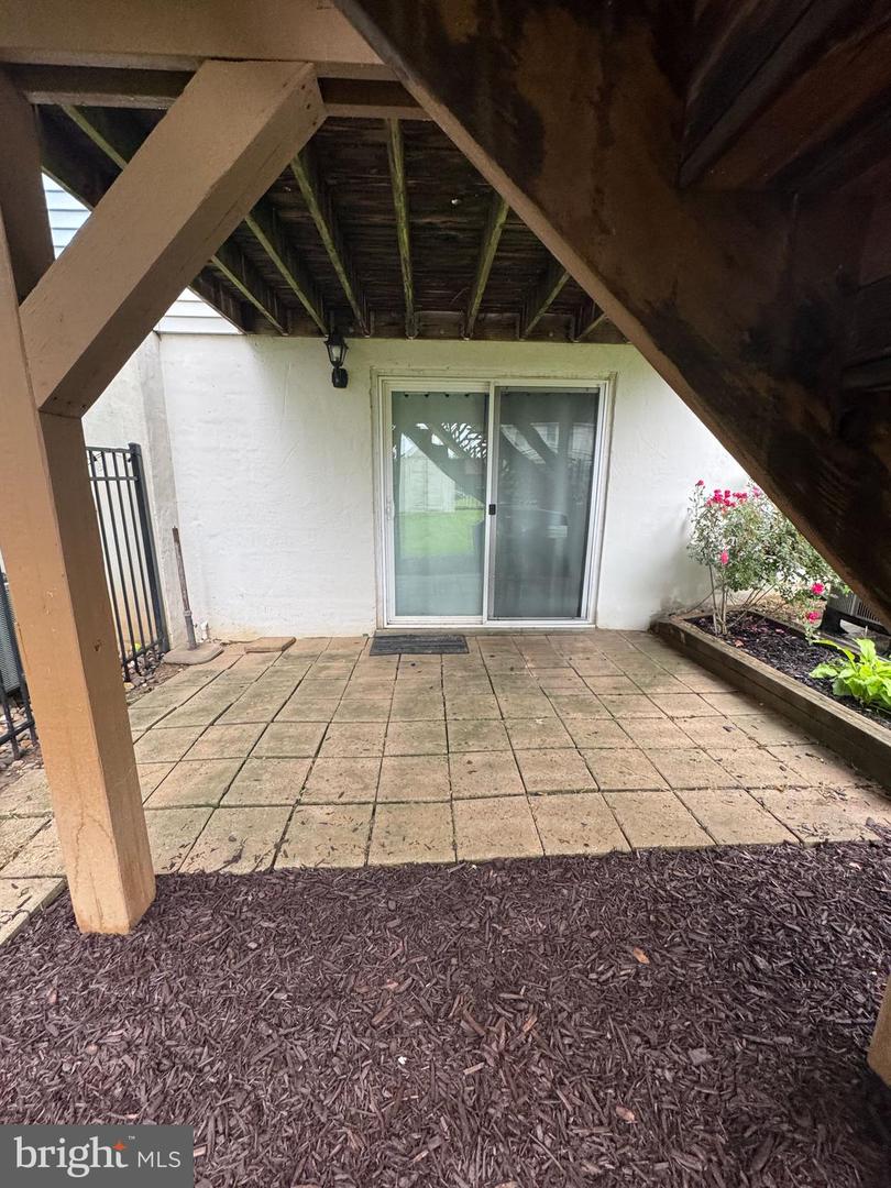 7 E HART ST, WINCHESTER, Virginia 22601, 2 Bedrooms Bedrooms, ,2 BathroomsBathrooms,Residential,For sale,7 E HART ST,VAWI2007676 MLS # VAWI2007676
