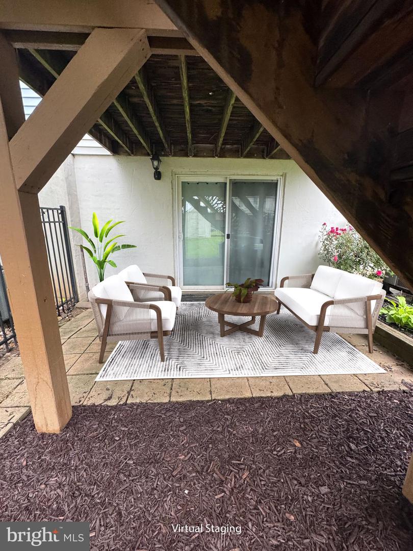 7 E HART ST, WINCHESTER, Virginia 22601, 2 Bedrooms Bedrooms, ,2 BathroomsBathrooms,Residential,For sale,7 E HART ST,VAWI2007676 MLS # VAWI2007676