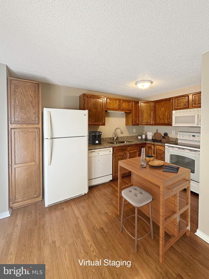 7 E HART ST, WINCHESTER, Virginia 22601, 2 Bedrooms Bedrooms, ,2 BathroomsBathrooms,Residential,For sale,7 E HART ST,VAWI2007676 MLS # VAWI2007676