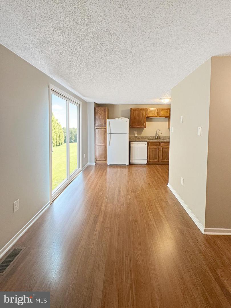 7 E HART ST, WINCHESTER, Virginia 22601, 2 Bedrooms Bedrooms, ,2 BathroomsBathrooms,Residential,For sale,7 E HART ST,VAWI2007676 MLS # VAWI2007676