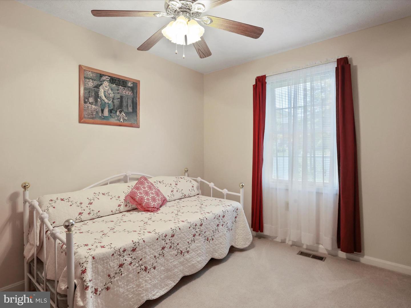 715 STONECREST DR, WOODSTOCK, Virginia 22664, 3 Bedrooms Bedrooms, ,2 BathroomsBathrooms,Residential,For sale,715 STONECREST DR,VASH2011472 MLS # VASH2011472