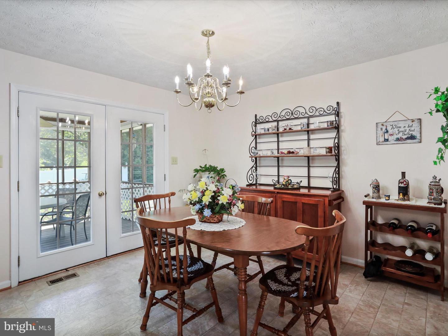 715 STONECREST DR, WOODSTOCK, Virginia 22664, 3 Bedrooms Bedrooms, ,2 BathroomsBathrooms,Residential,For sale,715 STONECREST DR,VASH2011472 MLS # VASH2011472
