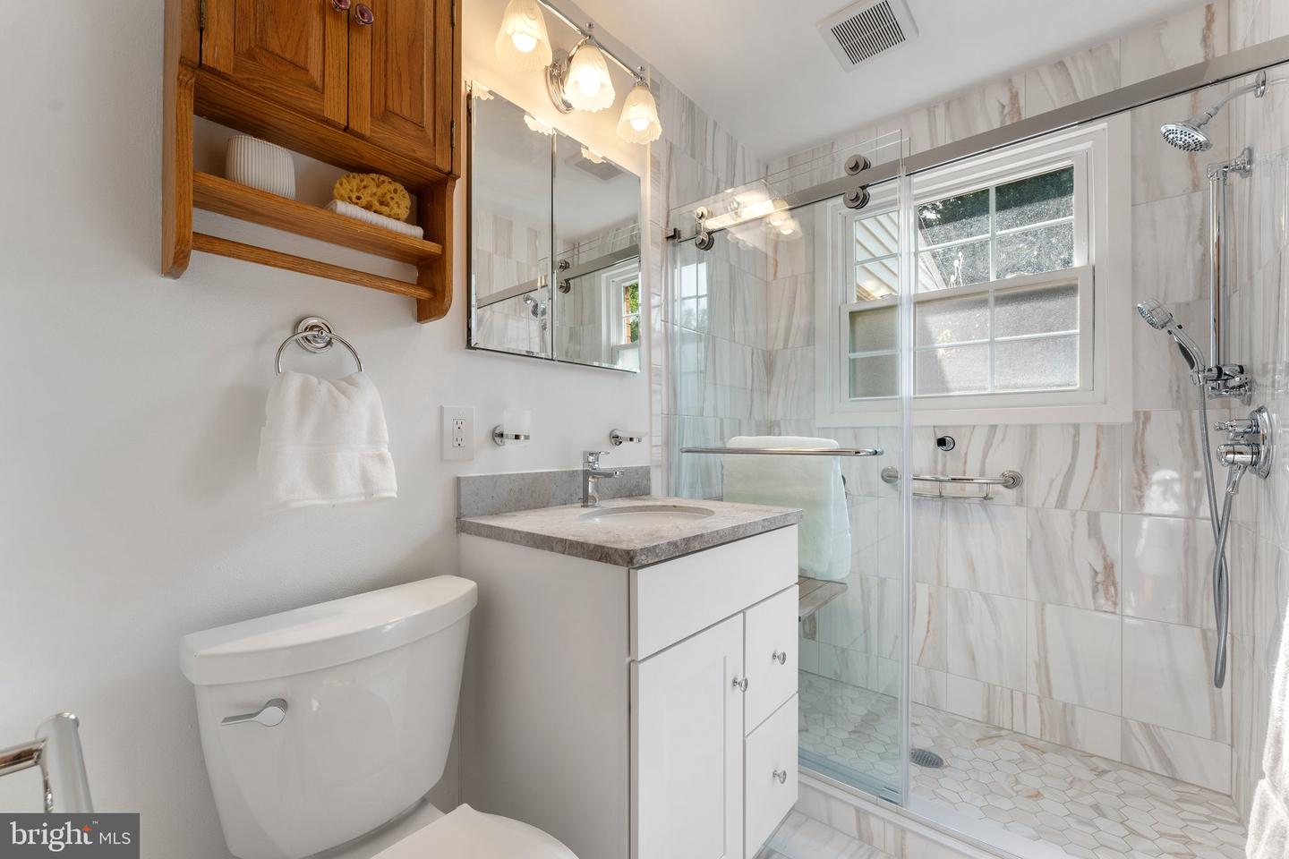 609 PROSPECT PL, ALEXANDRIA, Virginia 22304, 5 Bedrooms Bedrooms, ,3 BathroomsBathrooms,Residential,For sale,609 PROSPECT PL,VAAX2045578 MLS # VAAX2045578
