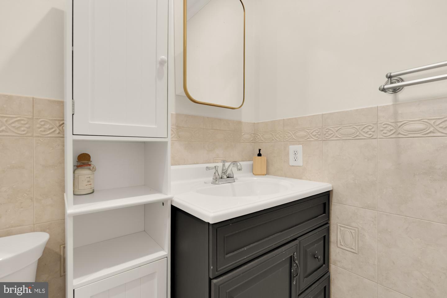 1239 WYLIE ST NE, WASHINGTON, District Of Columbia 20002, 2 Bedrooms Bedrooms, ,1 BathroomBathrooms,Residential,For sale,1239 WYLIE ST NE,DCDC2202426 MLS # DCDC2202426