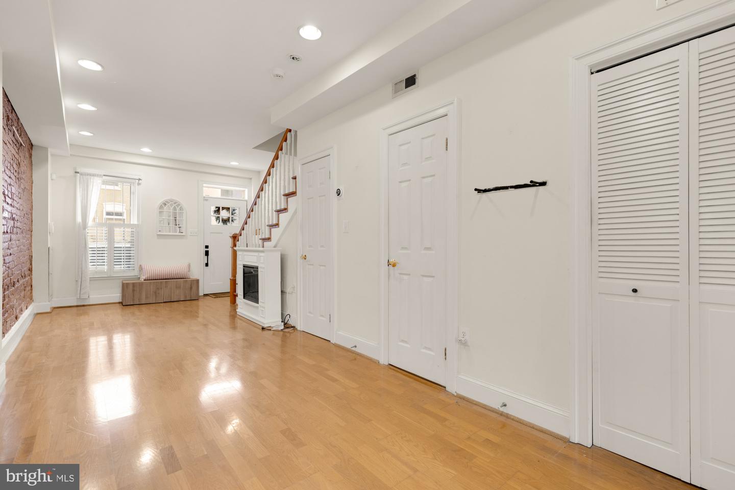 1239 WYLIE ST NE, WASHINGTON, District Of Columbia 20002, 2 Bedrooms Bedrooms, ,1 BathroomBathrooms,Residential,For sale,1239 WYLIE ST NE,DCDC2202426 MLS # DCDC2202426