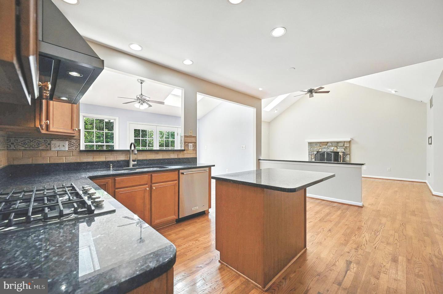 10861 HUNTER GATE WAY, RESTON, Virginia 20194, 4 Bedrooms Bedrooms, ,3 BathroomsBathrooms,Residential,For sale,10861 HUNTER GATE WAY,VAFX2243380 MLS # VAFX2243380