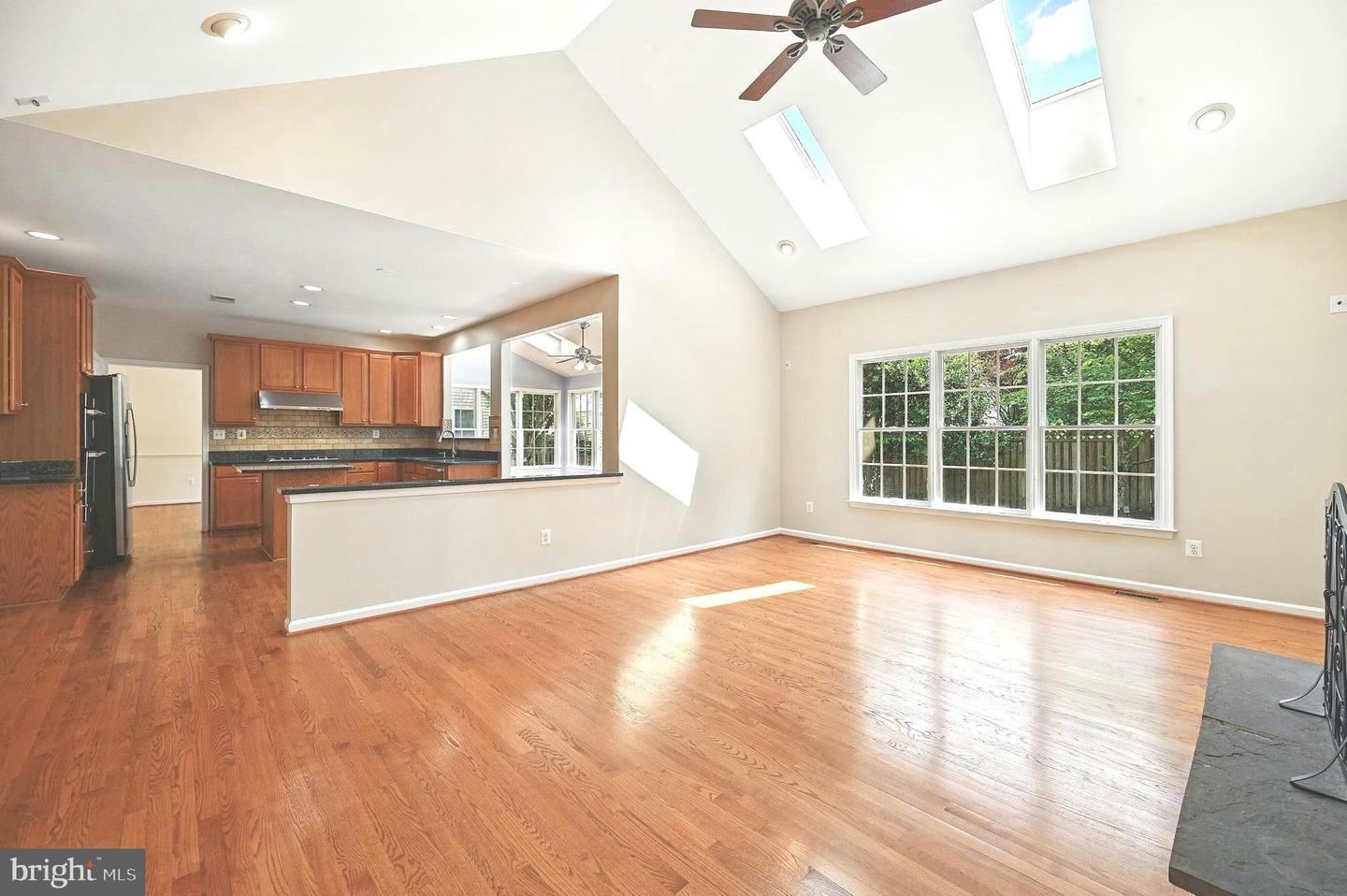 10861 HUNTER GATE WAY, RESTON, Virginia 20194, 4 Bedrooms Bedrooms, ,3 BathroomsBathrooms,Residential,For sale,10861 HUNTER GATE WAY,VAFX2243380 MLS # VAFX2243380