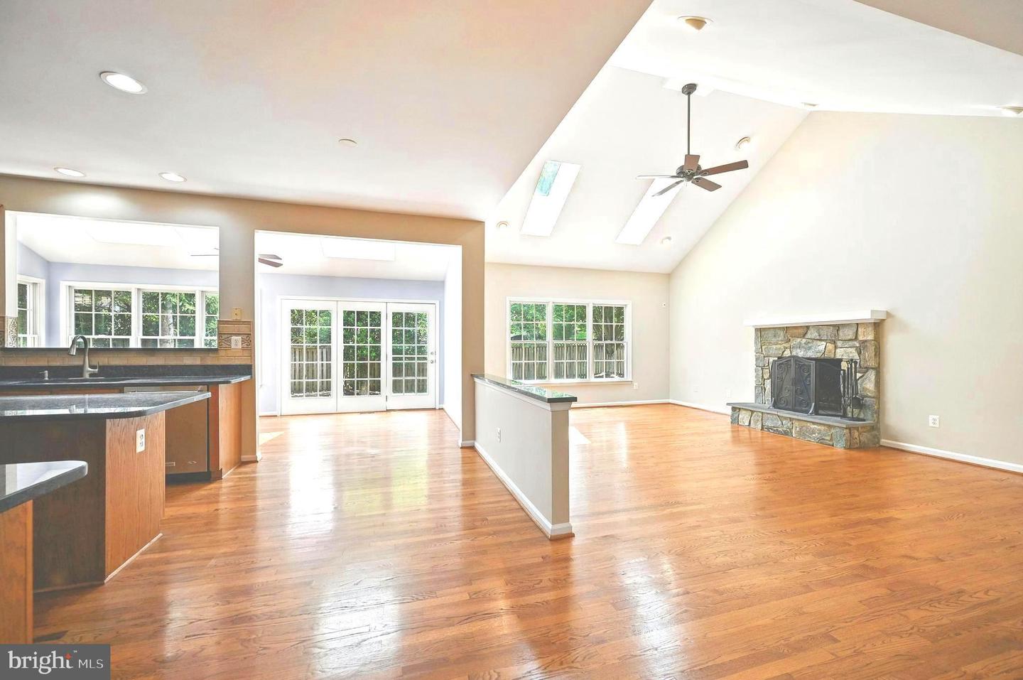 10861 HUNTER GATE WAY, RESTON, Virginia 20194, 4 Bedrooms Bedrooms, ,3 BathroomsBathrooms,Residential,For sale,10861 HUNTER GATE WAY,VAFX2243380 MLS # VAFX2243380