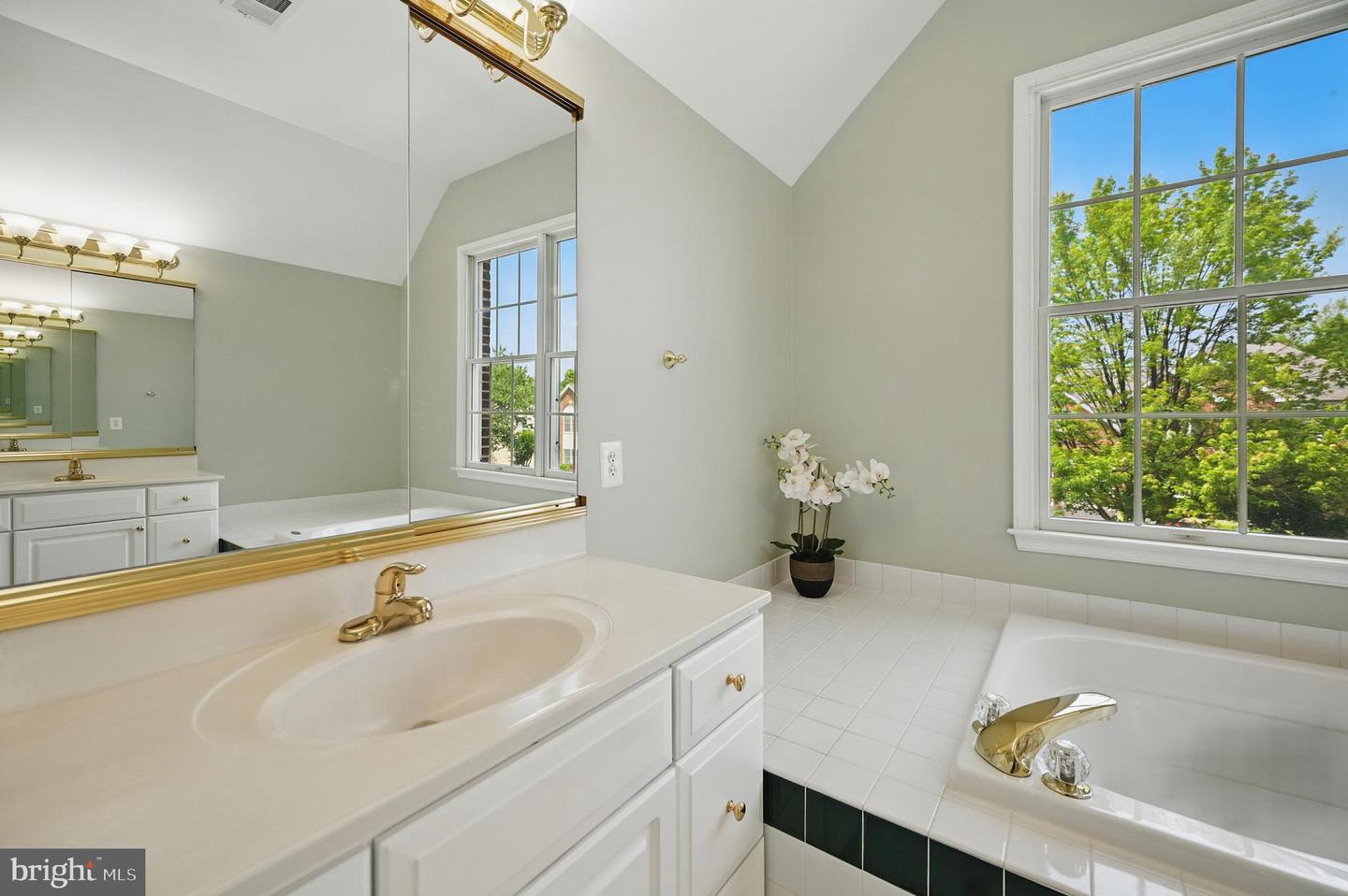 10861 HUNTER GATE WAY, RESTON, Virginia 20194, 4 Bedrooms Bedrooms, ,3 BathroomsBathrooms,Residential,For sale,10861 HUNTER GATE WAY,VAFX2243380 MLS # VAFX2243380