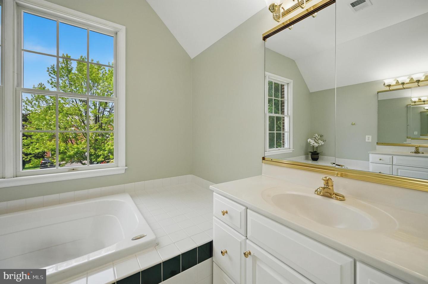 10861 HUNTER GATE WAY, RESTON, Virginia 20194, 4 Bedrooms Bedrooms, ,3 BathroomsBathrooms,Residential,For sale,10861 HUNTER GATE WAY,VAFX2243380 MLS # VAFX2243380