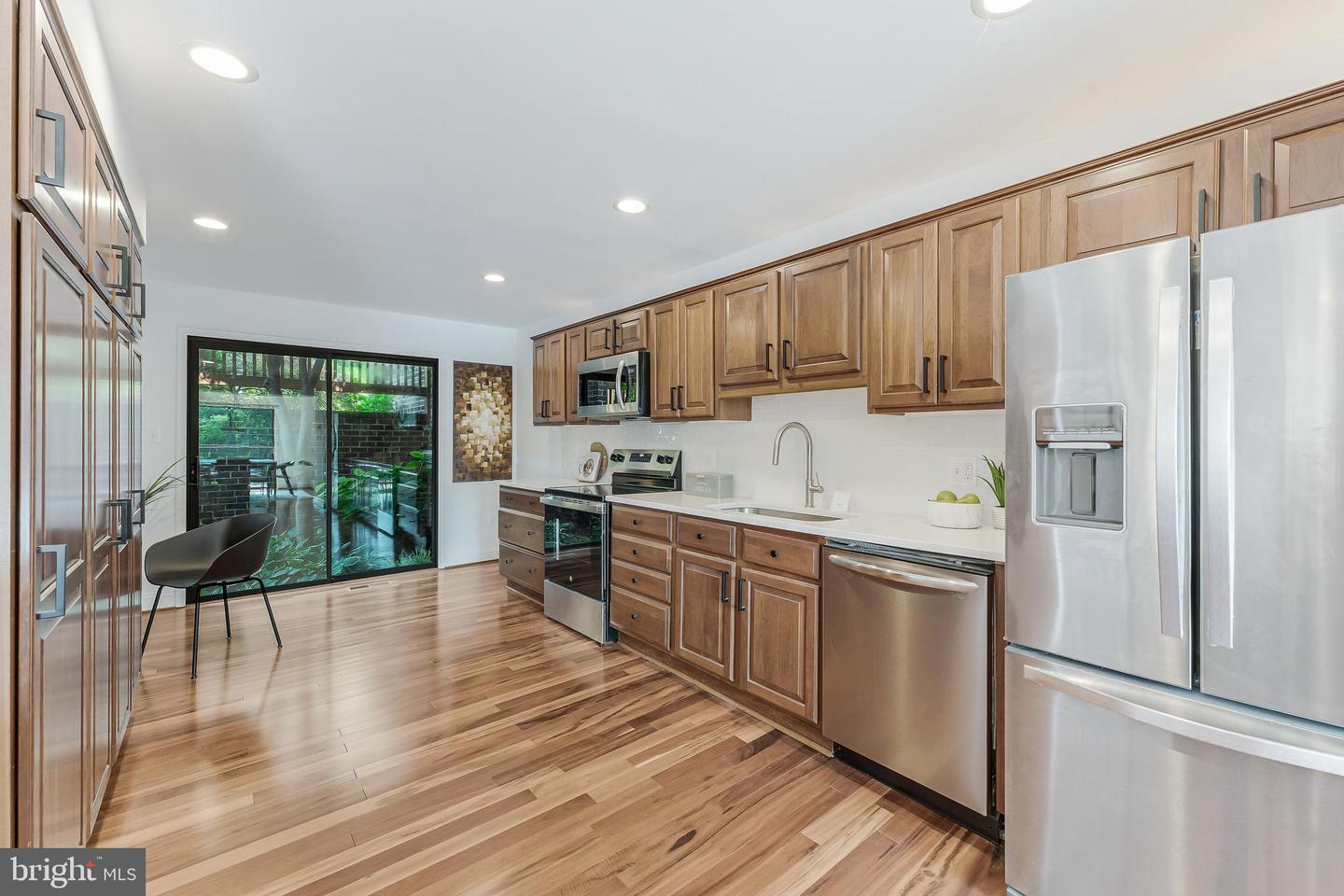 2127 CABOTS POINT LN, RESTON, Virginia 20191, 3 Bedrooms Bedrooms, ,3 BathroomsBathrooms,Residential,For sale,2127 CABOTS POINT LN,VAFX2244238 MLS # VAFX2244238