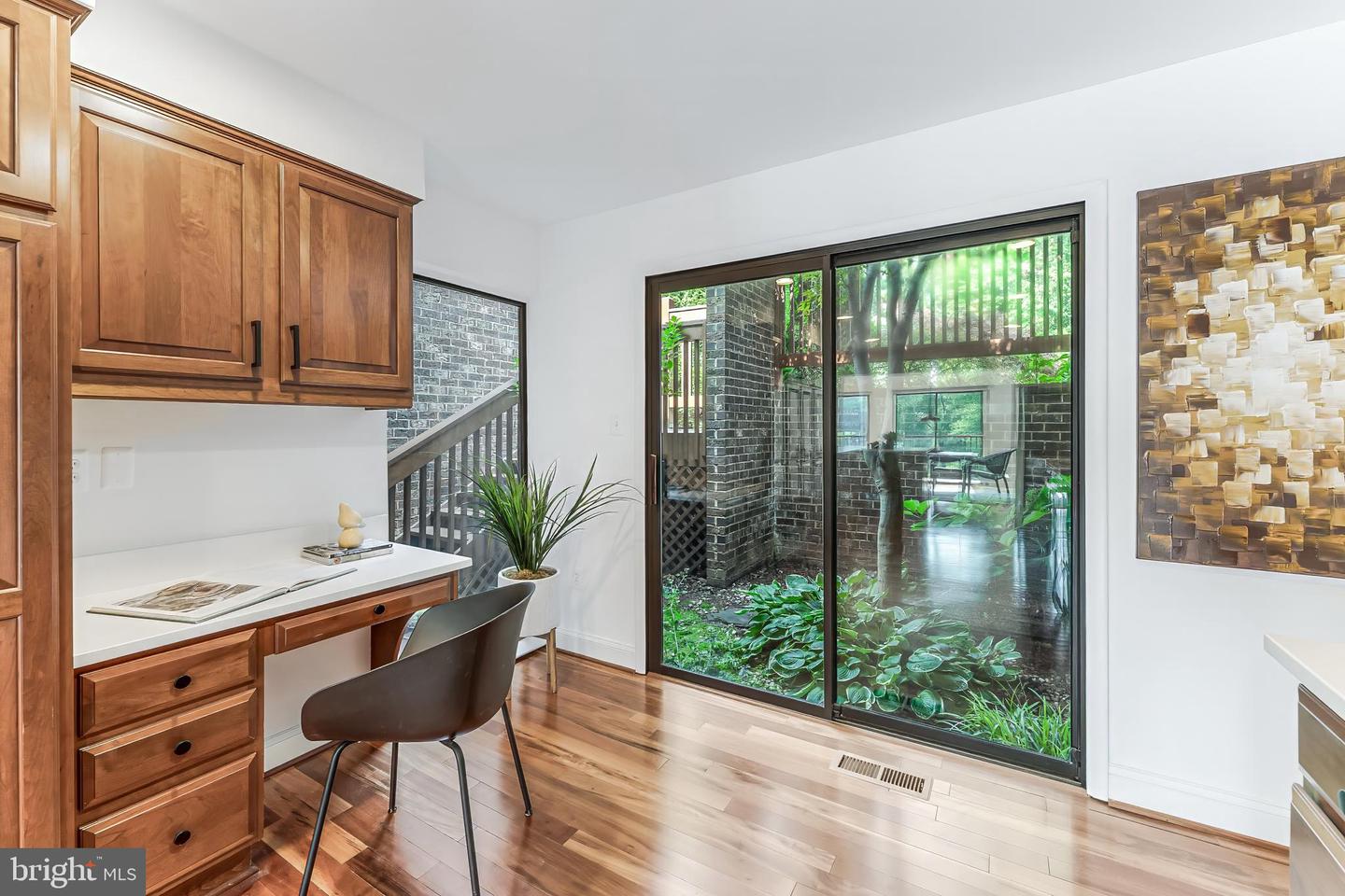 2127 CABOTS POINT LN, RESTON, Virginia 20191, 3 Bedrooms Bedrooms, ,3 BathroomsBathrooms,Residential,For sale,2127 CABOTS POINT LN,VAFX2244238 MLS # VAFX2244238