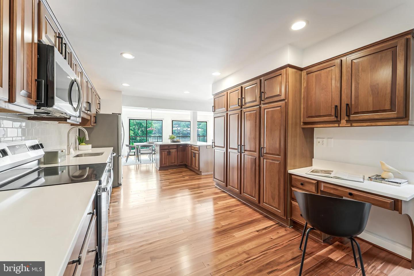 2127 CABOTS POINT LN, RESTON, Virginia 20191, 3 Bedrooms Bedrooms, ,3 BathroomsBathrooms,Residential,For sale,2127 CABOTS POINT LN,VAFX2244238 MLS # VAFX2244238