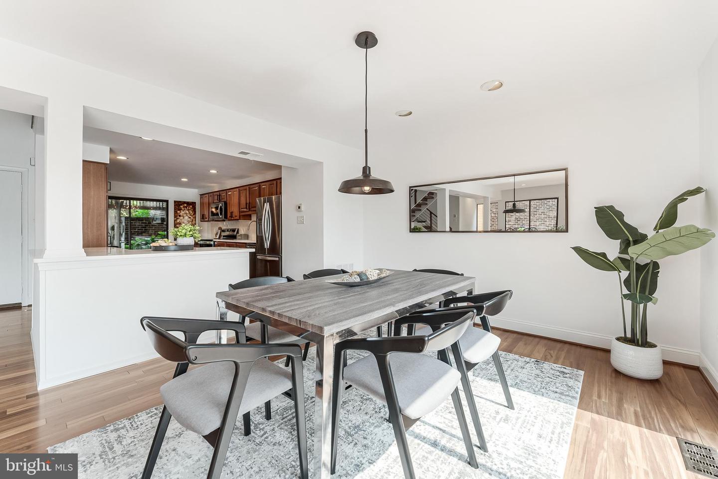 2127 CABOTS POINT LN, RESTON, Virginia 20191, 3 Bedrooms Bedrooms, ,3 BathroomsBathrooms,Residential,For sale,2127 CABOTS POINT LN,VAFX2244238 MLS # VAFX2244238
